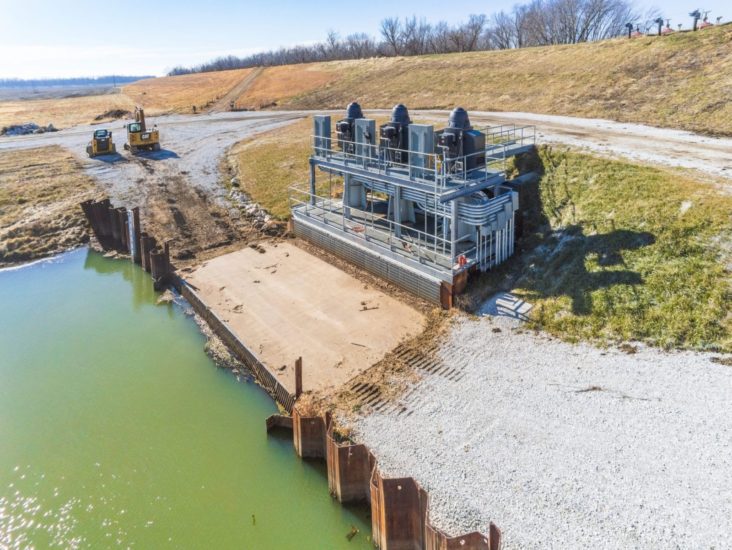 Pump station and trash rack