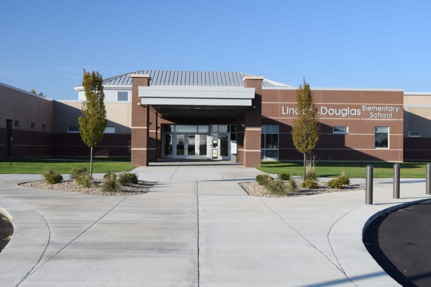 Lincoln-Douglas Elementary School