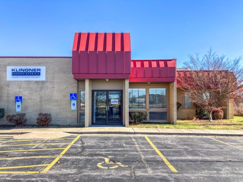 Exterior of Klingner's Carbondale, IL, office